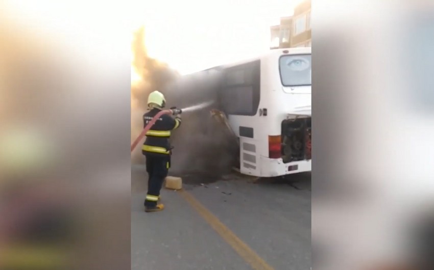 Bakıda sərnişin avtobusu YANDI