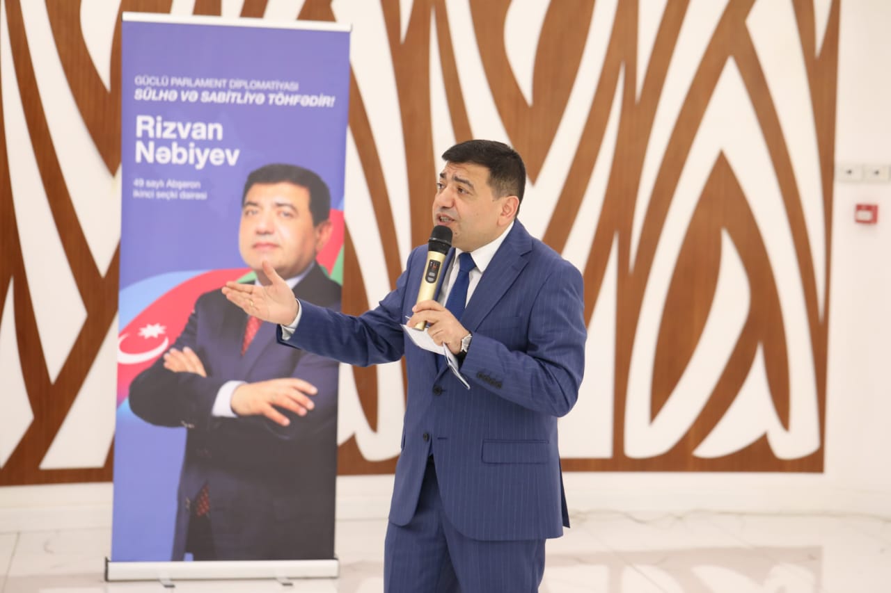 “İnsan kapitalı, innovativ gələcək” yanaşmasını rəhbər tutan namizəd: peşəkar kadr hazırlığı dövlət siyasətidir