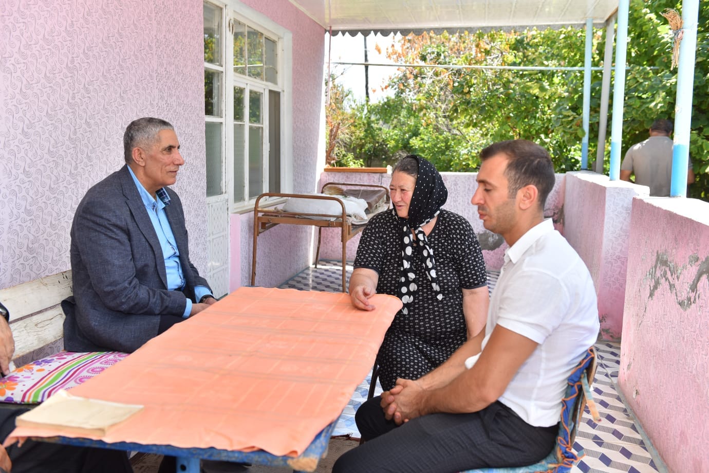 Siyavuş Novruzov I Qarabağ müharibəsi şəhidlərinin ailələrini ziyarət etdi - FOTO