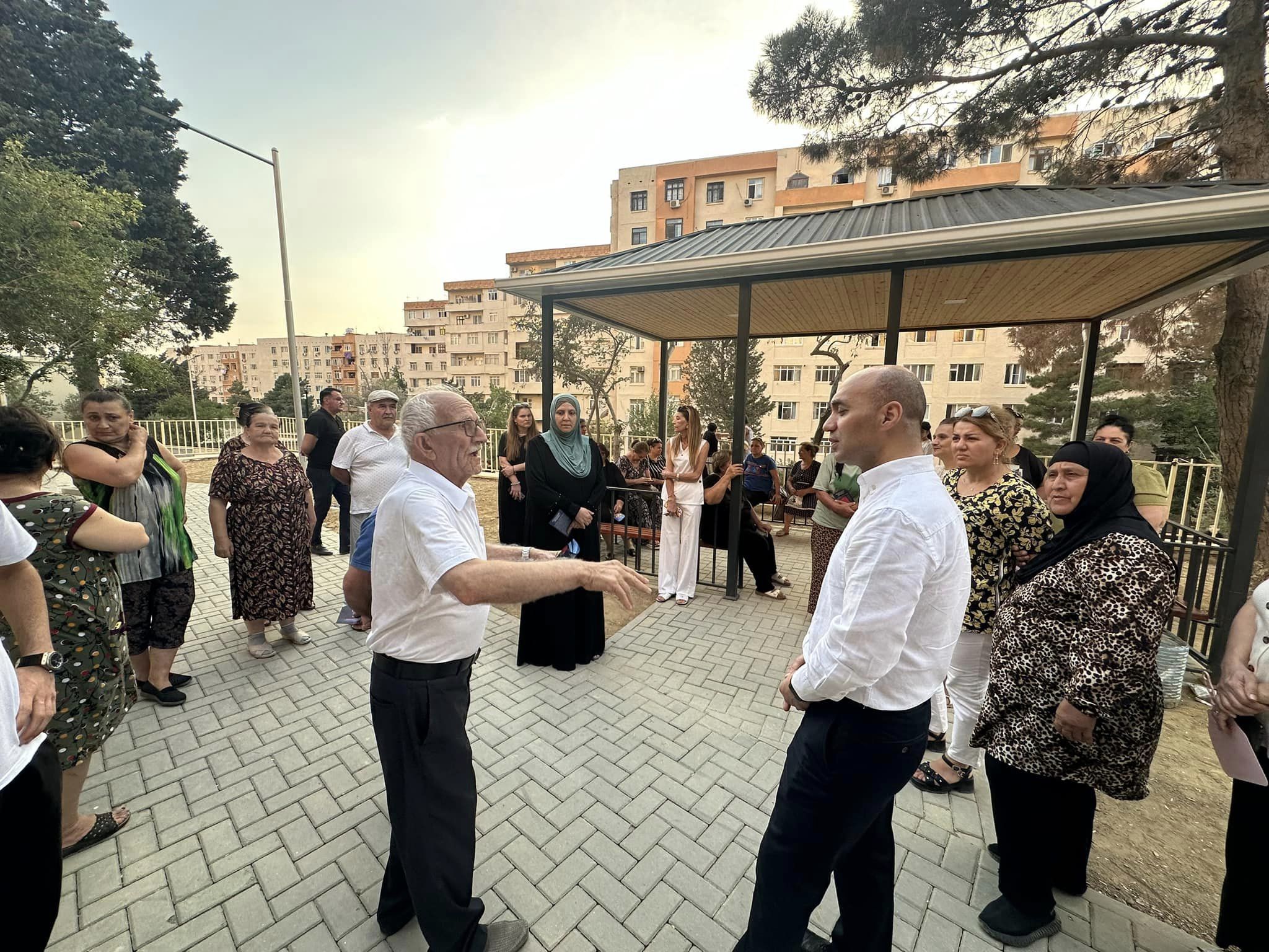 Qaya Məmmədov seçicilərlə görüşlərini davam etdirir - FOTO