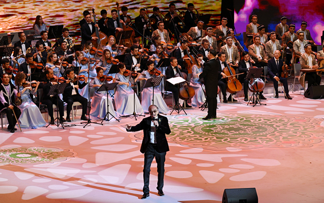 
Prezidentlər ailələri ilə konsertdə iştirak etdi- FOTOLAR