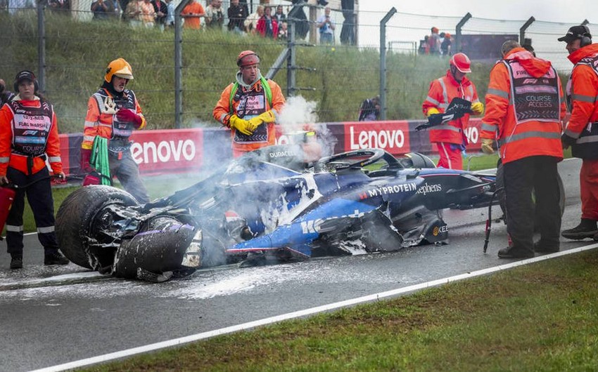 "Formula 1": ABŞ-li sürücünün avtomobili yanıb