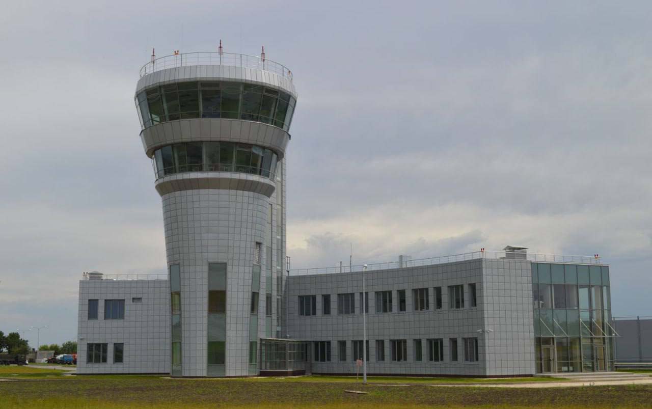 Belqorod aeroportuna PUA-larla hücum- İşçilər təxliyə edildi