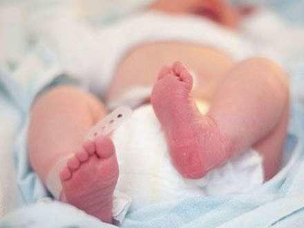 İki günlük körpənin xəstəxanada naməlum ölümü