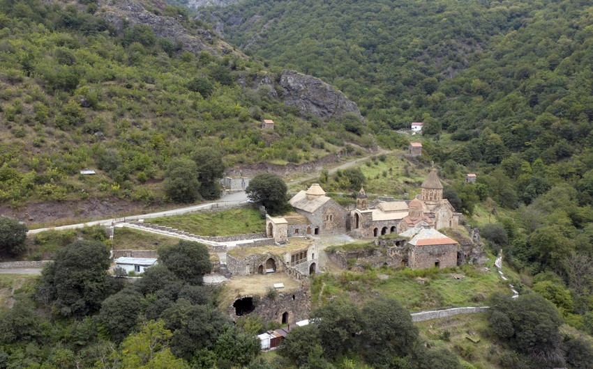 Prezident və xanımı Xudavəng monastır kompleksində OLDULAR - YENİLƏNDİ