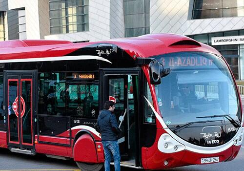 
Bakıda üç marşrut avtobusunun hərəkət cədvəli dəyişdirildi