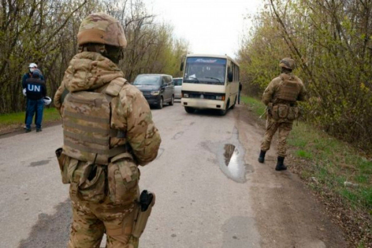 Ukrayna Kurskda əsir götürülən 103 hərbçini Rusiyaya qaytardı