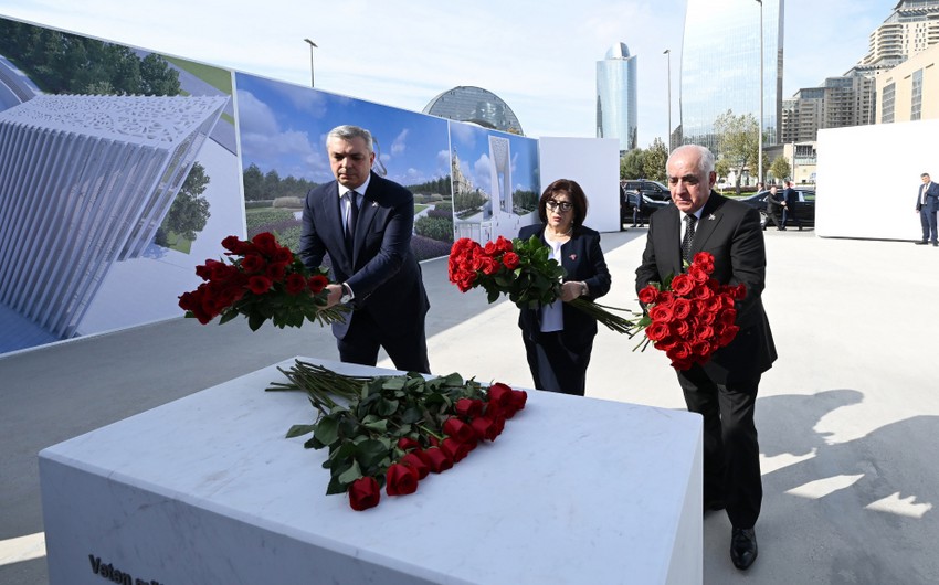 Dövlət və hökumət rəsmiləri Zəfər parkında oldular - FOTOLAR