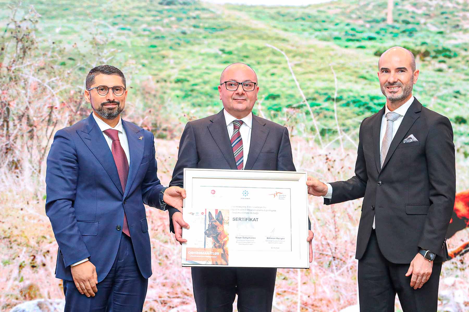 “Azərlotereya”nın dəstəyi ilə alınan minaaxtaran itlər ANAMA-ya təqdim edildi - FOTO