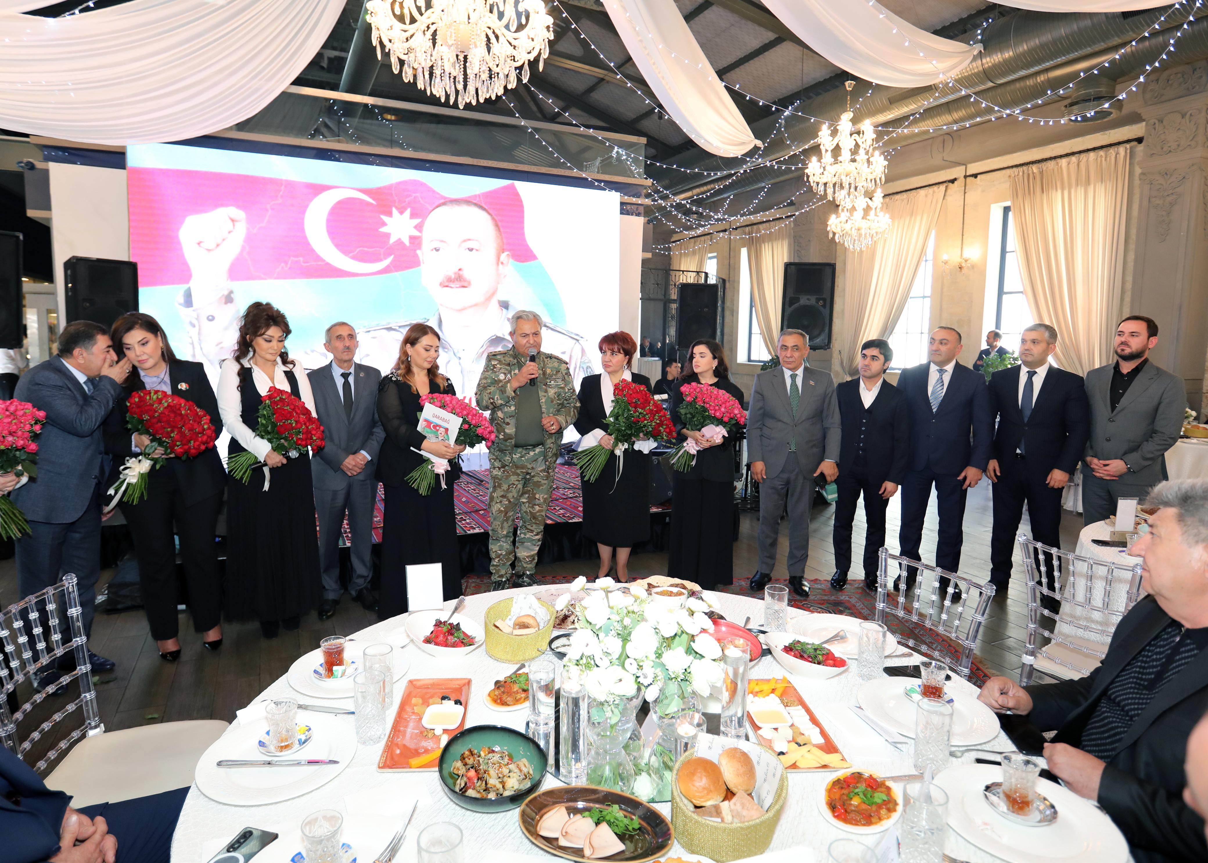 “Mənim oğlum qəhrəmandır” deyərək Vətənə qəhrəmanlar yetişdirən mərd atalar unudulmadı! - FOTO/VİDEO