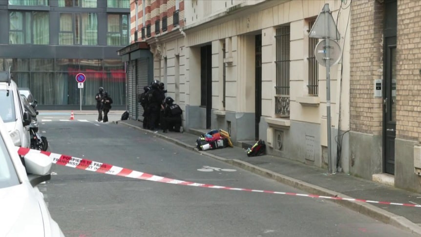 Paris yaxınlığında çoxsaylı insan girov götürüldü