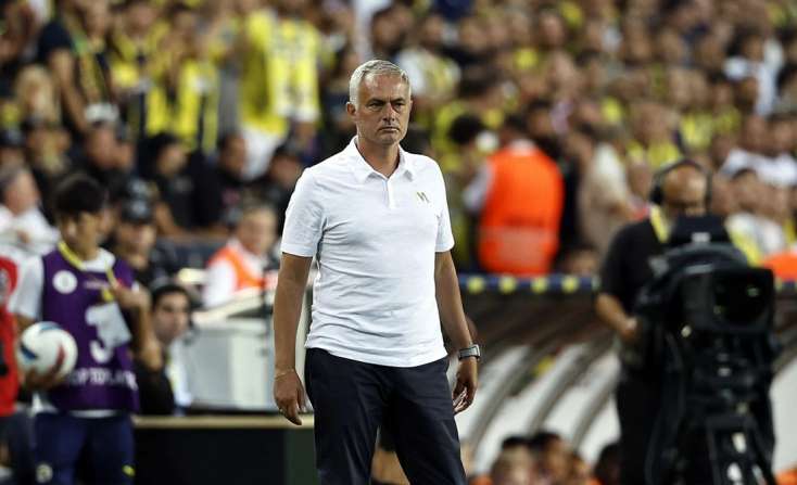 Mourinyo türk ulduzu ​"Fənərbaxça"ya gətirməyə çalışır