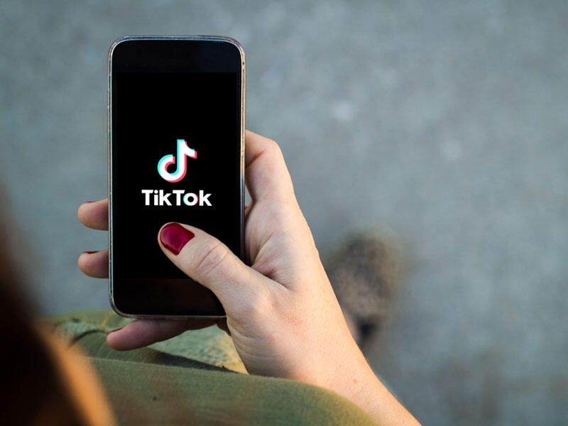 
13 yaşlı qızlar "TikTok"da tanış olduqları yeniyetmələrləQAÇDILAR