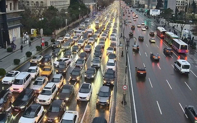 Sürücülərin diqqətinə - Bu yollar tıxaclıdır
