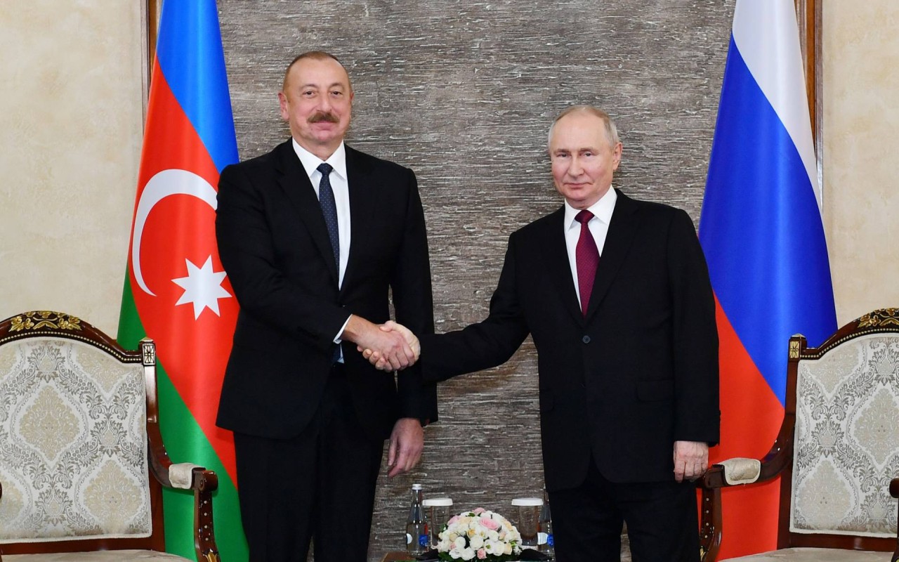 Putin İlham Əliyevi TƏBRİK ETDİ