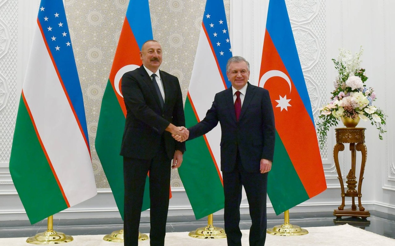 Şavkat Mirziyoyev İlham Əliyevə zəng etdi