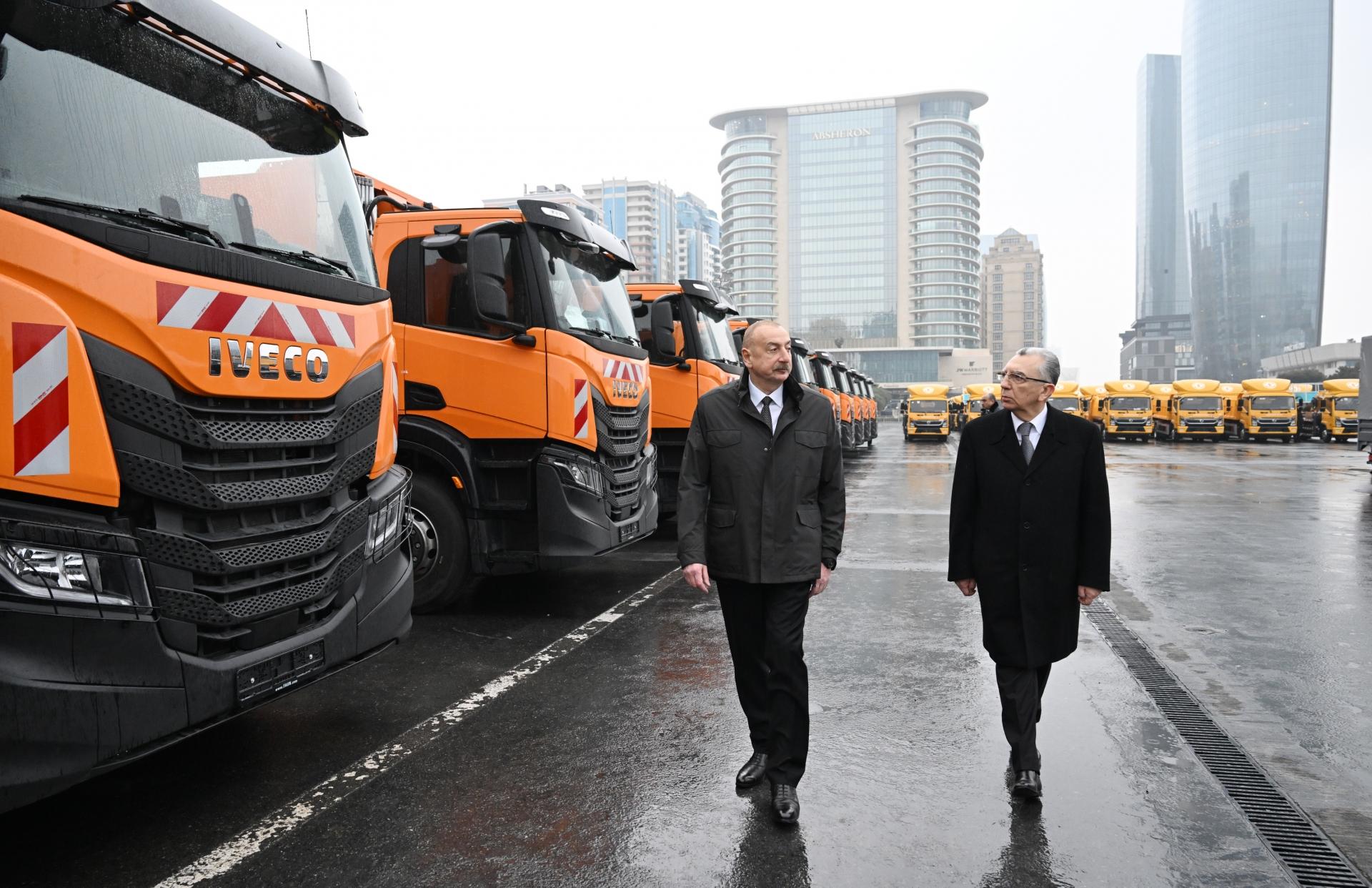 Prezident kommunal xidmət göstərəcək nəqliyyat vasitələri ilə tanış oldu - YENİLƏNDİ