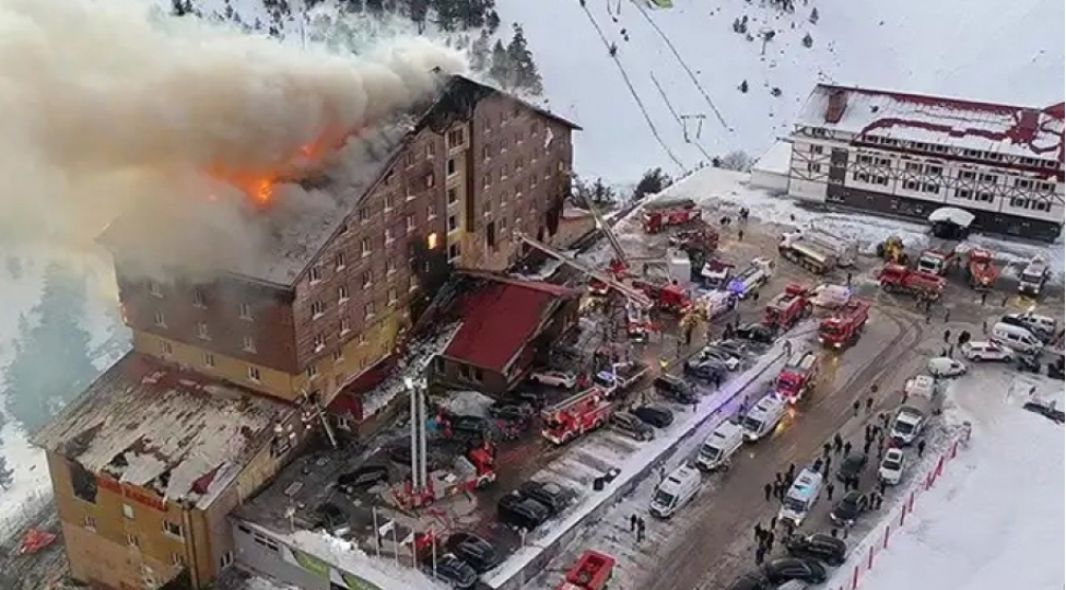 
Türkiyədə hoteldə yanğınla bağlı saxlanılanların sayı 12-ə çatdı