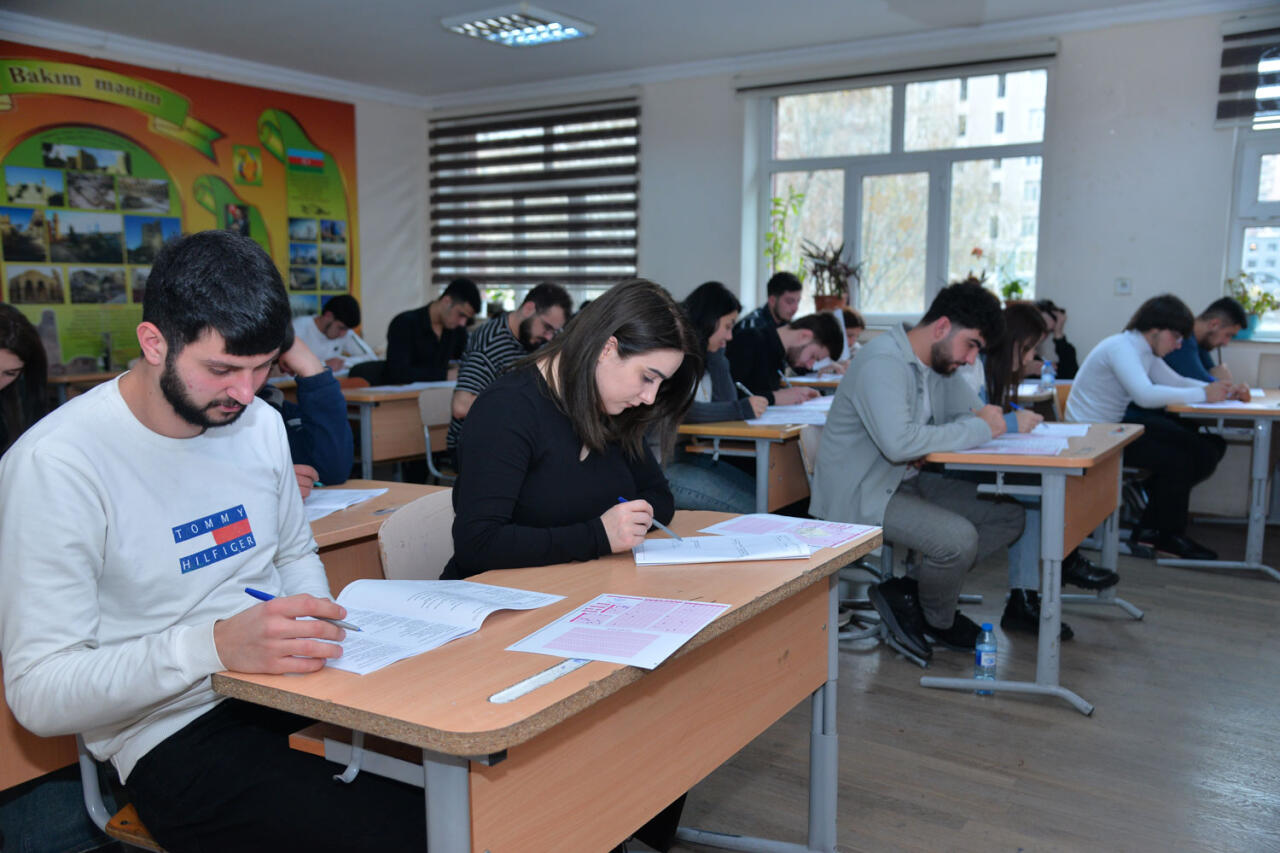 Bakıda bu şəxslər üçün imtahan keçirildi - FOTO