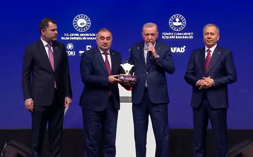 Türkiyə Prezidenti Azərbaycan səfirinə mükafat verdi