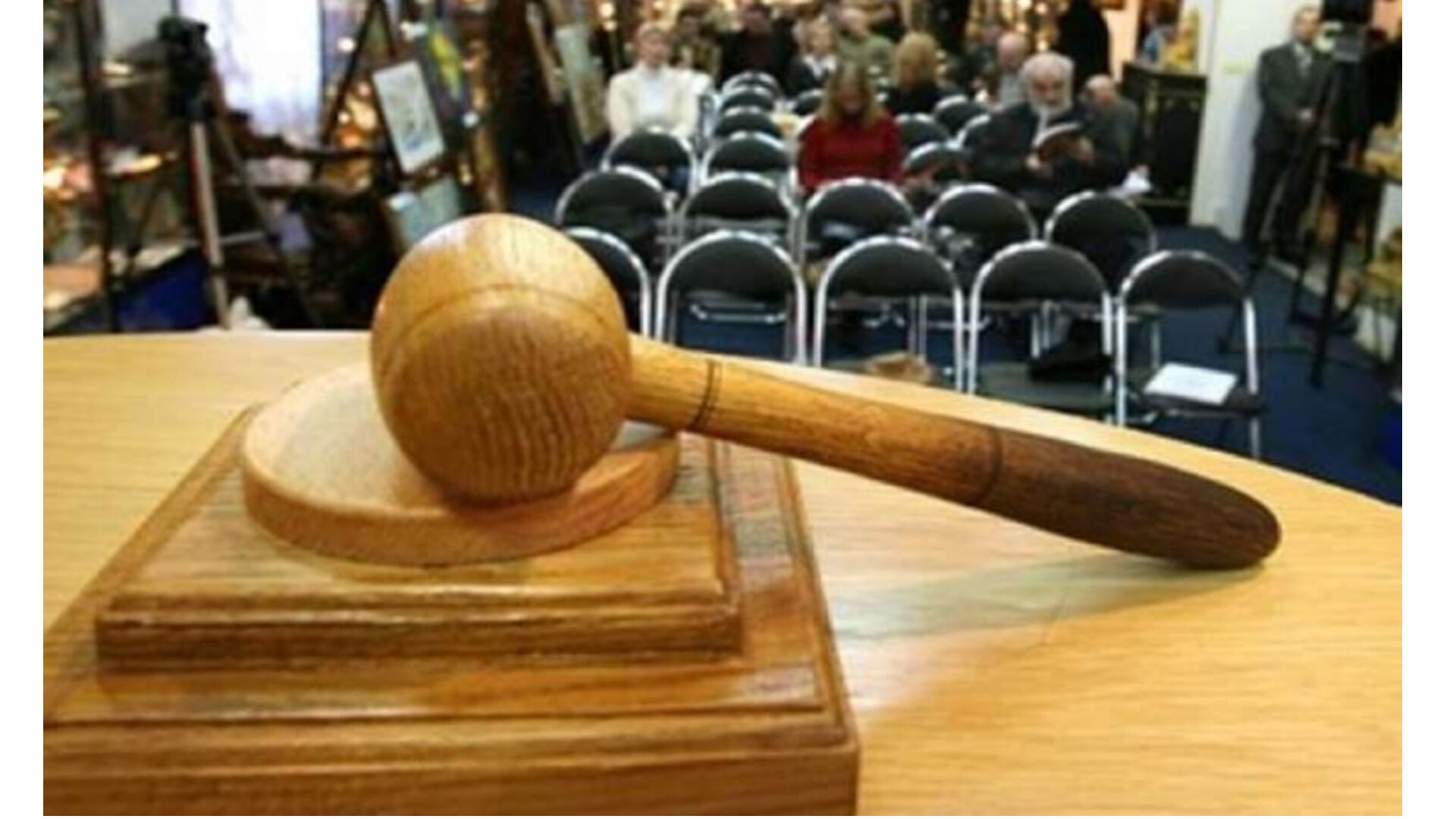 Bu şəxslərin əmlakları hərraca çıxarılır