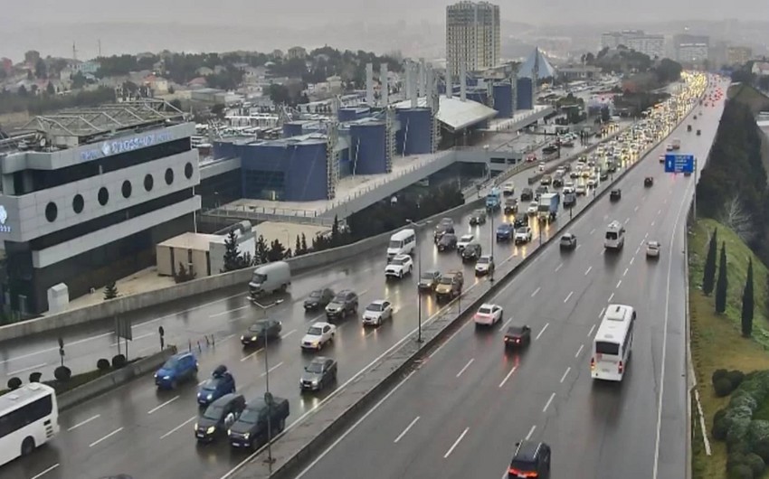 Bakıda tıxac olan yollar açıqlandı – SİYAHI