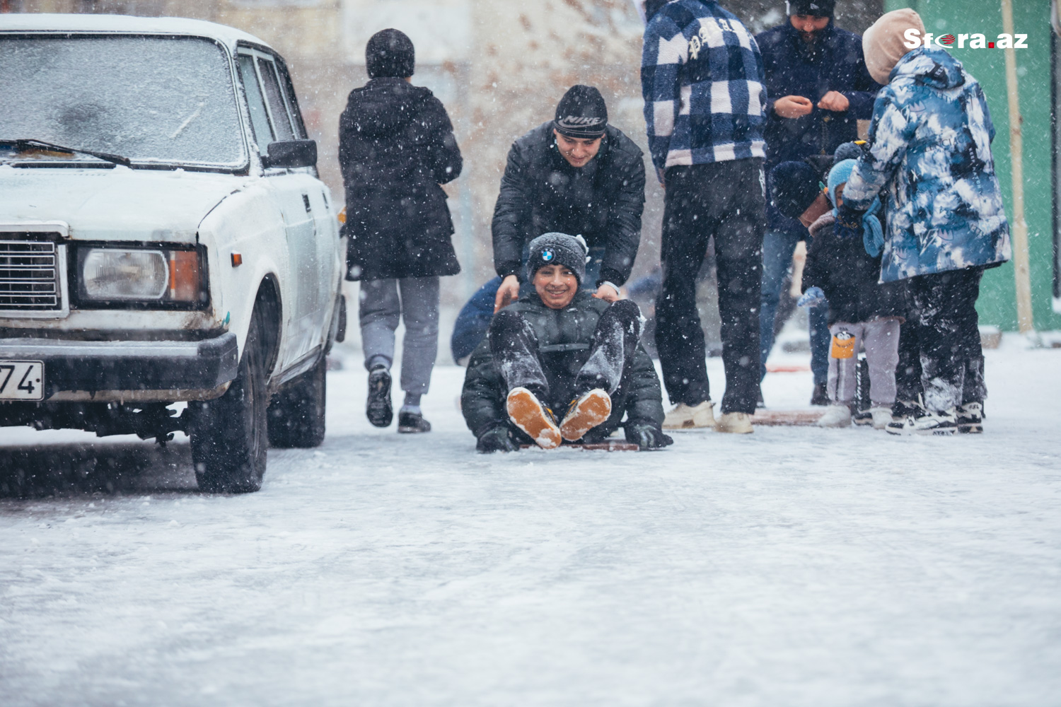 "Kiçik çillə"nin son həmləsi: Qarlı Bakıdan FOTOREPORTAJ