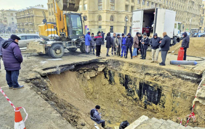 
Çökən yolda vəziyyət necədir?