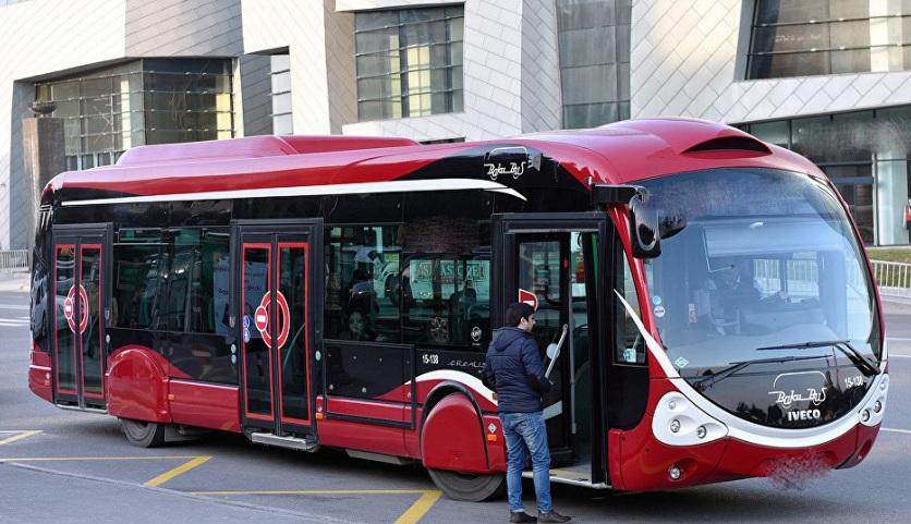 “BakuBus”un avtobusu qəzaya düşdü -VİDEO