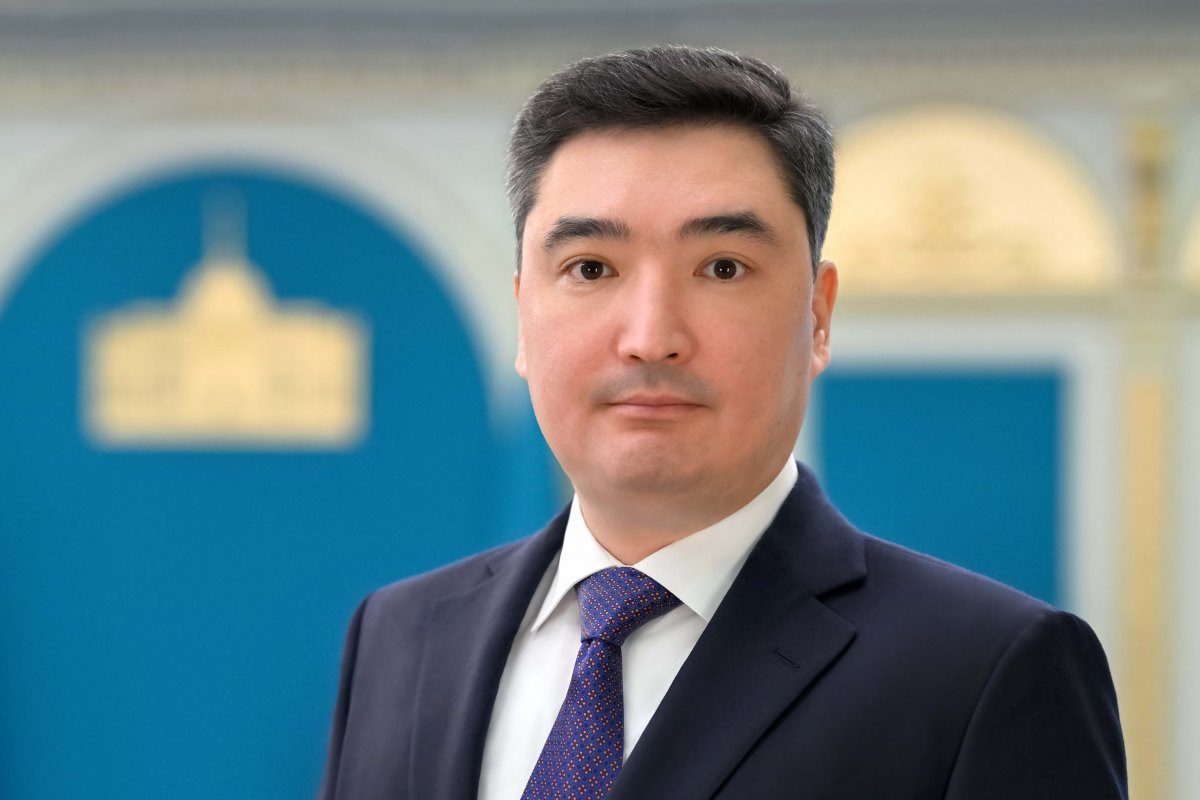 Qazaxıstanın Baş naziri Oljas Bektenov Bakıda Zəfər parkını ziyarət edib