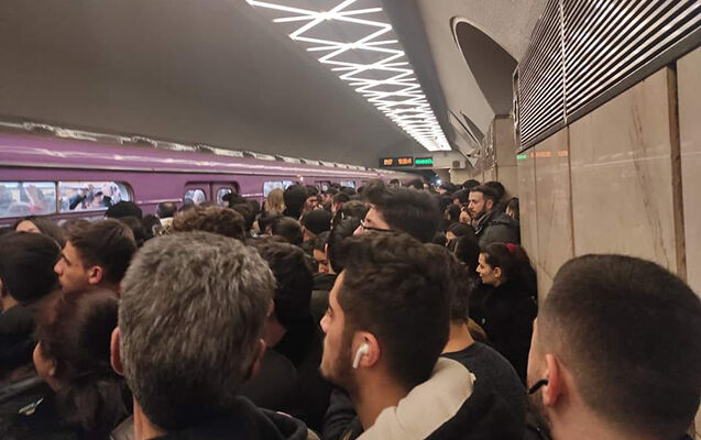 Metroda sıxlığa səbəb bu aparatdır?