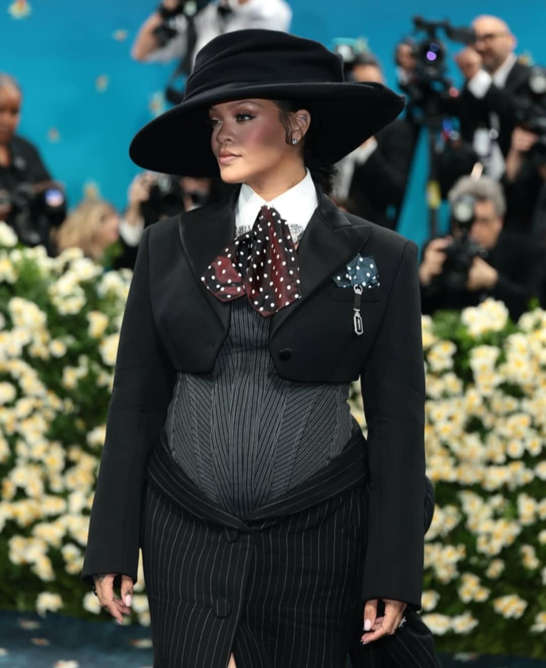 Rihanna yenə ana olacaq - FOTO
