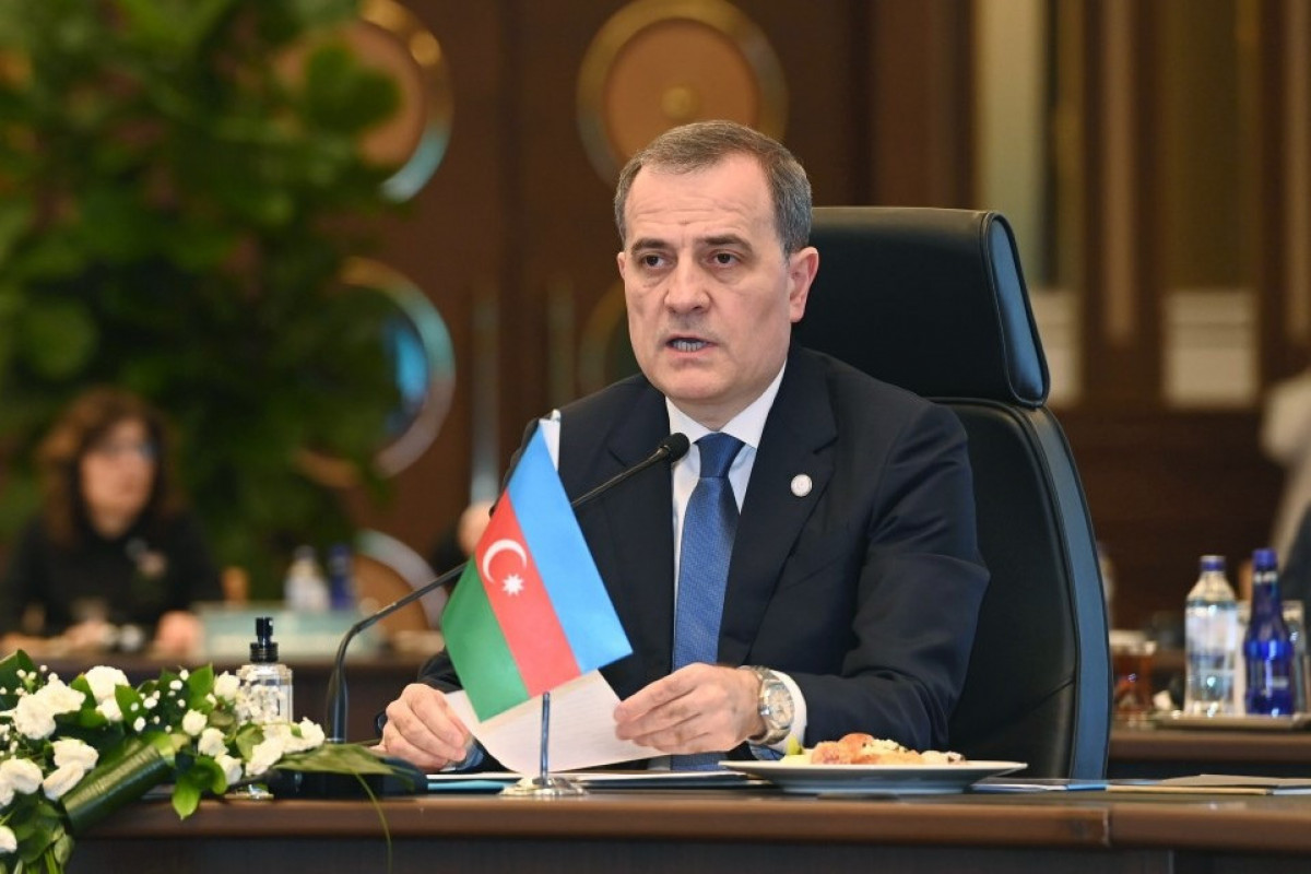 Ceyhun Bayramov İraqa rəsmi səfərə getdi