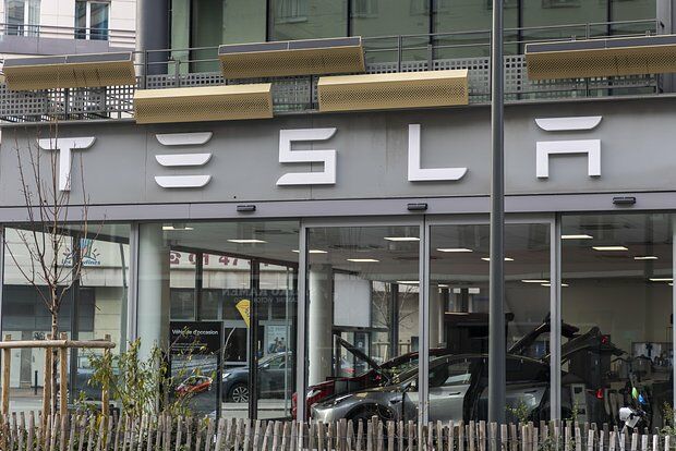 Avropada Tesla satışları çökdü