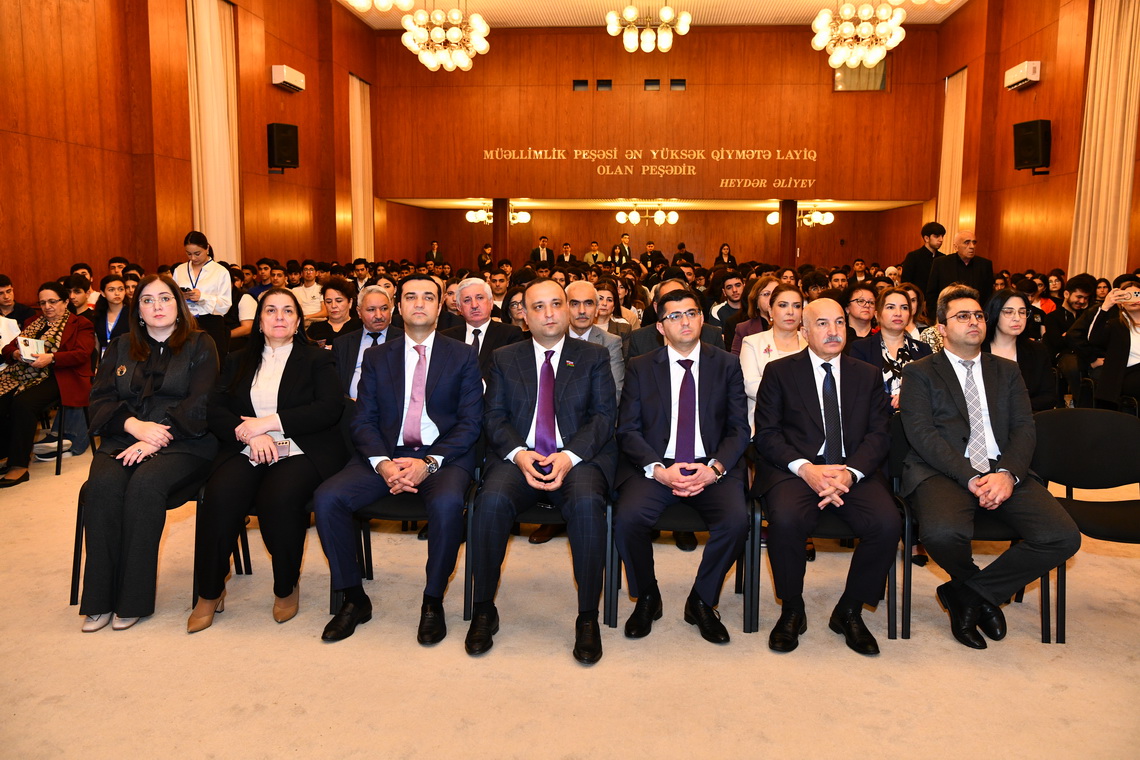 ADNSU-da “Heydər Əliyev və Azərbaycanın Suverenlik Yolu” mövzusunda tədbir keçirilib - FOTOLAR