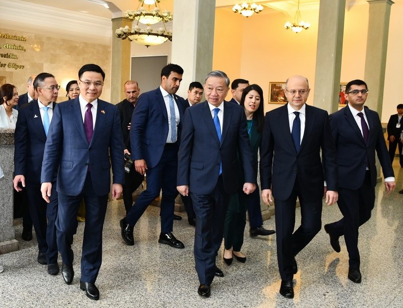 ADNSU-da Vyetnamın ilk Prezidentinə həsr edilən Memorial otağın açılışı olub