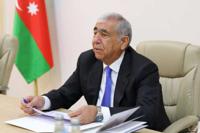 Saleh Məmmədov polisin nəzarəti altında olan direktoru vəzifəsindən AZAD ETDİ
