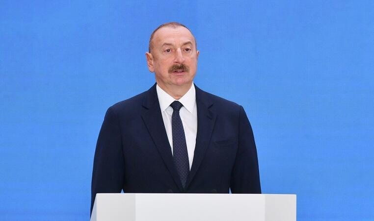 İlham Əliyev Bakı Ekspo Mərkəzində...