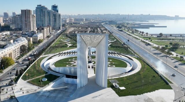 Yaşar Gülər Bakıda Zəfər parkını ziyarət etdi