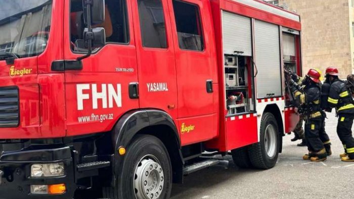 Sumqayıtda yaşayış binasında YANĞIN: Sakinlər təxliyə edildi