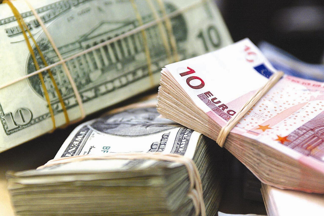 Azərbaycanda bu valyuta UCUZLAŞDI: dollar isə...