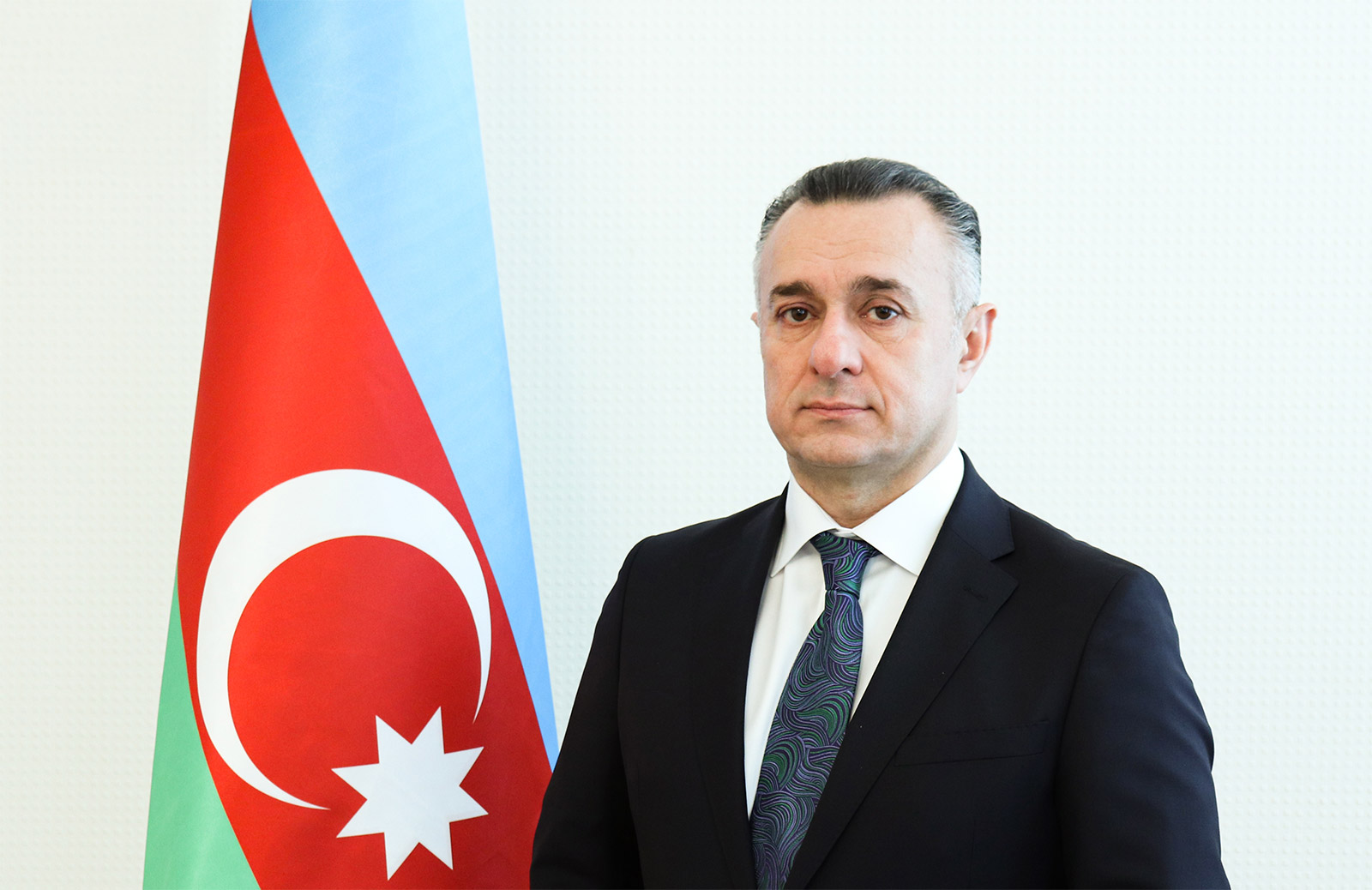 Səhiyyə naziri deputata etiraz etdi:"O, evin mətbəxində əməliyyat olunub"