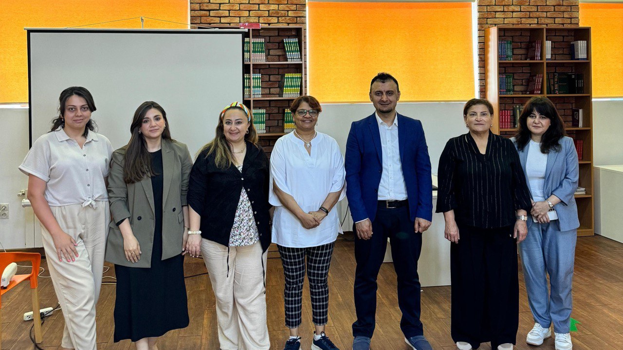 Təhsildə müasir TRENDLƏR - Pedaqoqlar üçün süni intellekt mövzusunda interaktiv sessiya keçirildi – FOTO/VİDEO