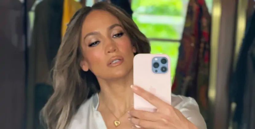 Cennifer Lopez öz fotolarını paylaşdığı üçün məhkəməyə verilib - FOTO