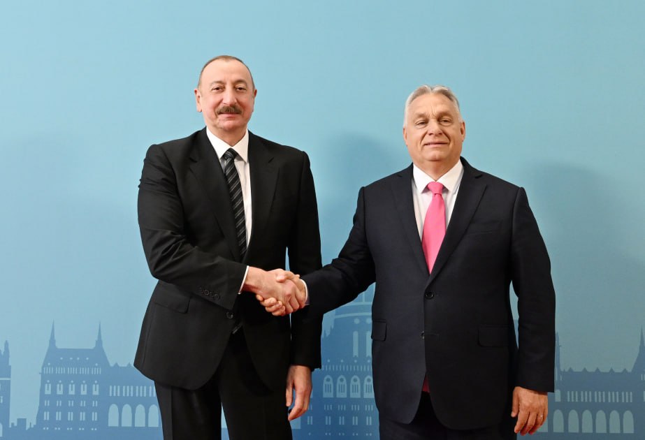 İlham Əliyev Budapeştdə mühüm tədbirdə - FOTO