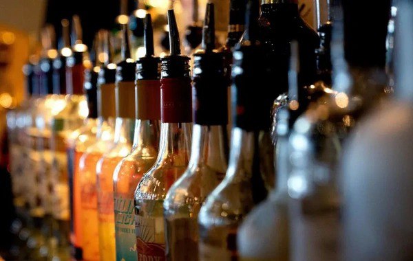 Azərbaycanda bu alkoqollu içkilərin reklamı QADAĞAN OLUNDU