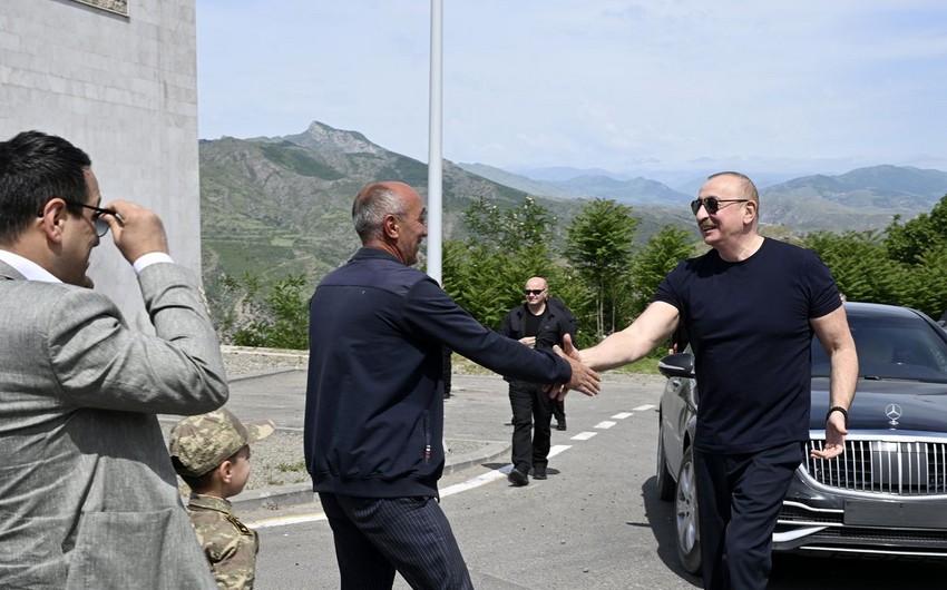 Prezident İlham Əliyev Laçın şəhərində sakinlərlə görüşüb - FOTOLAR