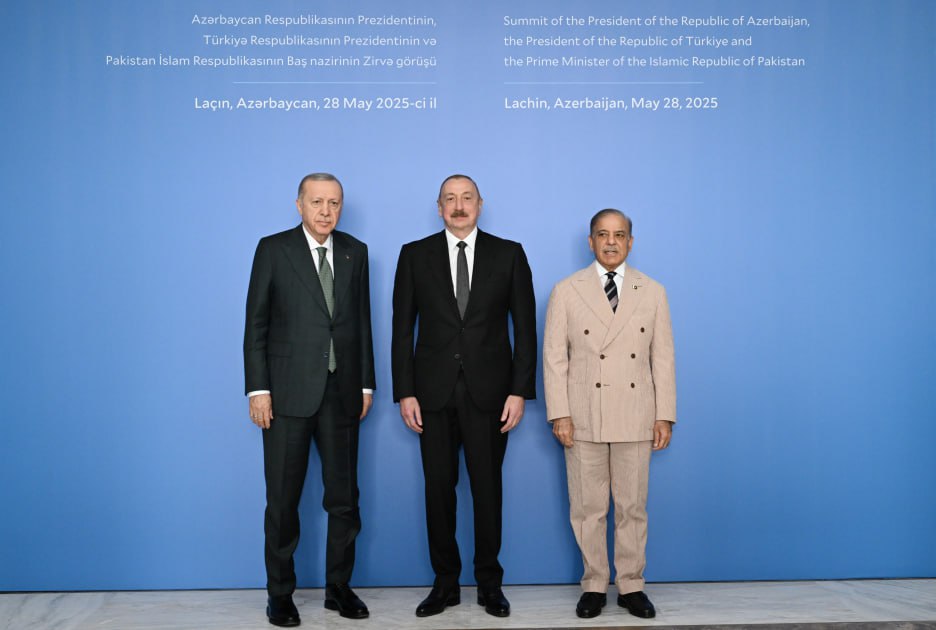 İlham Əliyev:“Biz ağır günlərdə hər zaman bir-birimizin yanındayıq"
