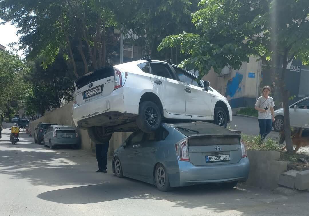"Prius"ların iştirakı ilə qəribə QƏZA