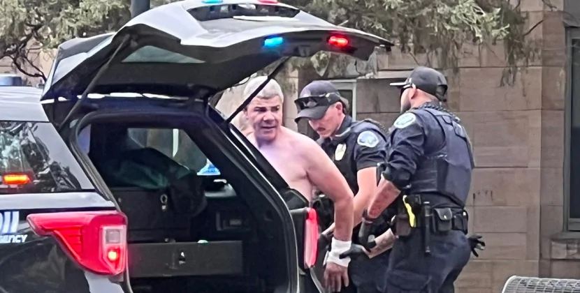 Koloradoda antisemit hücumu: Adam mitinqdə yəhudi icmasının üzvlərini yandırmağa çalışdı